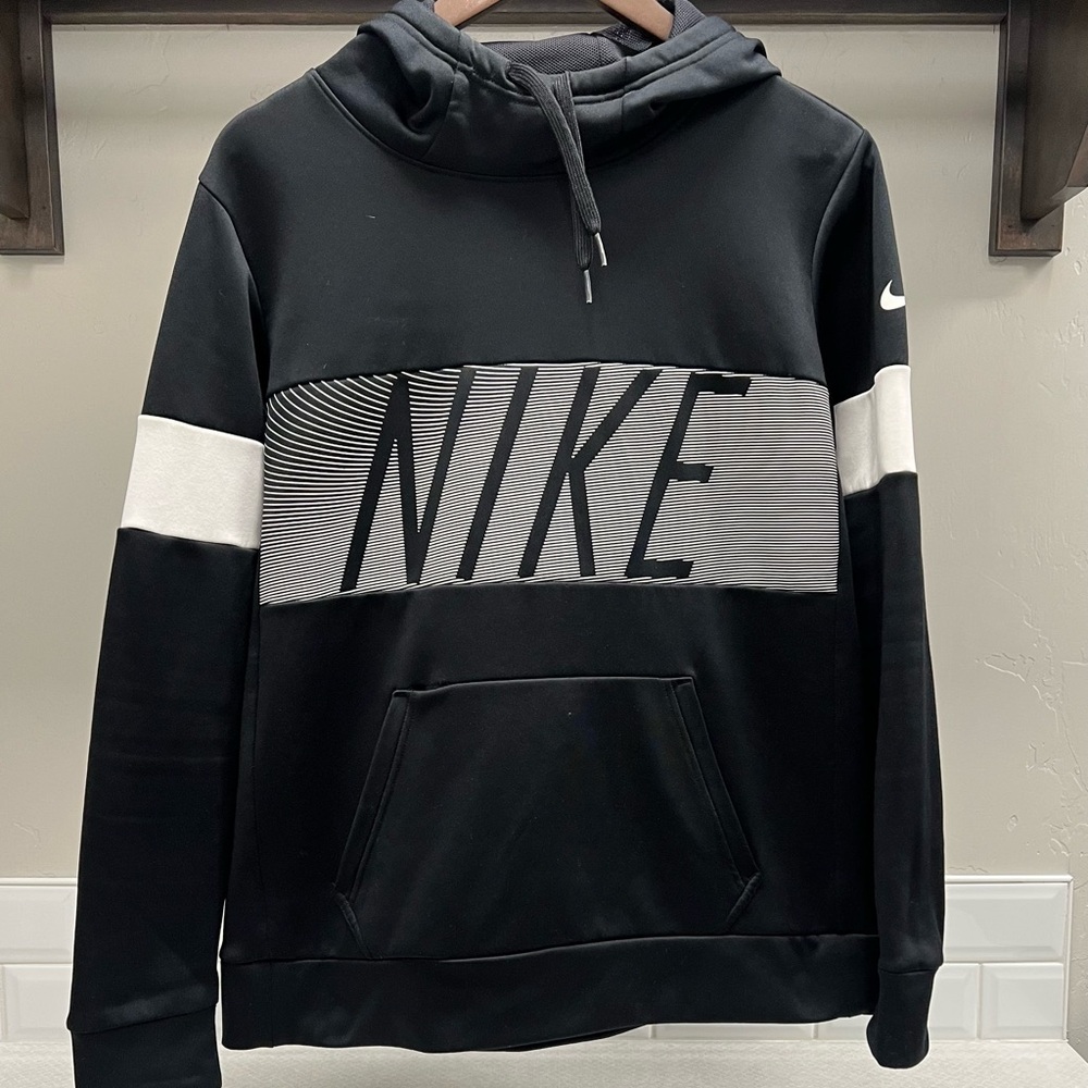 M - Black & White Nike Hoodie Sweater